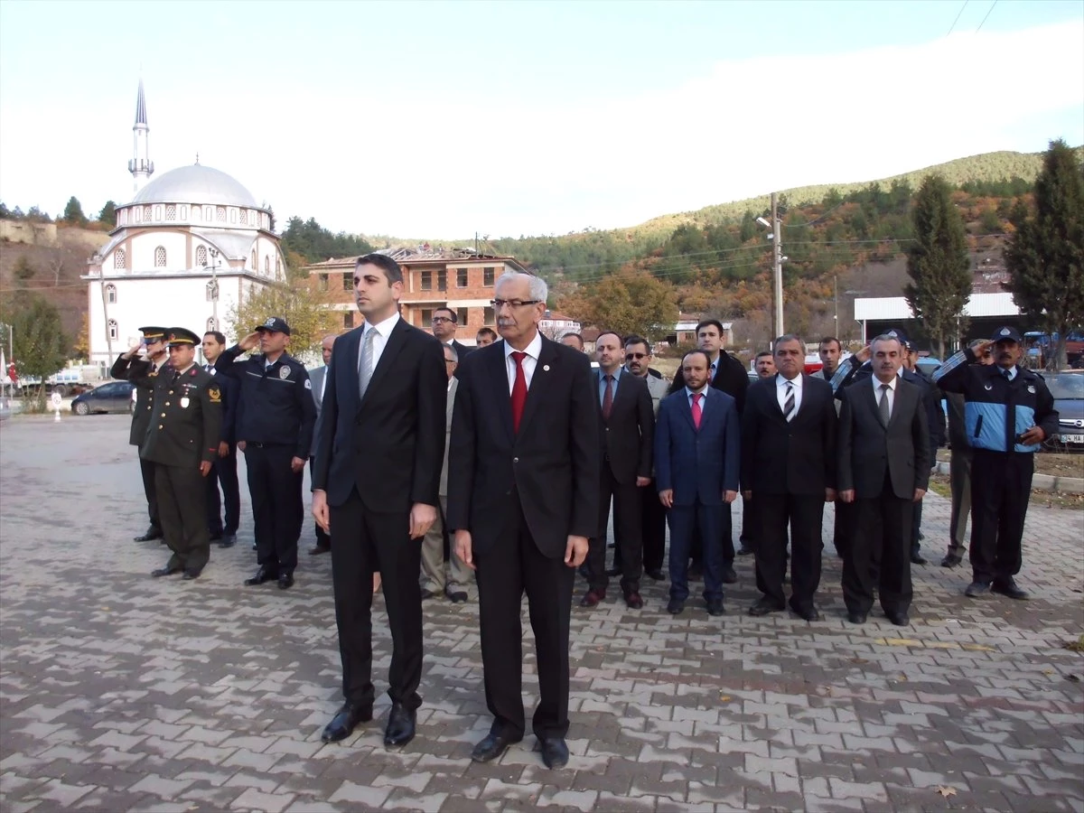 Büyük Önder Atatürk\'ü Anıyoruz