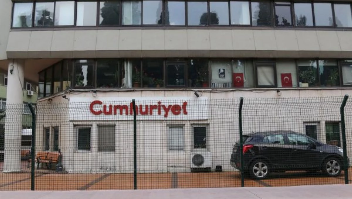 Cumhuriyet Gazetesi Yöneticileri ve Yazarlarına Yönelik Soruşturma