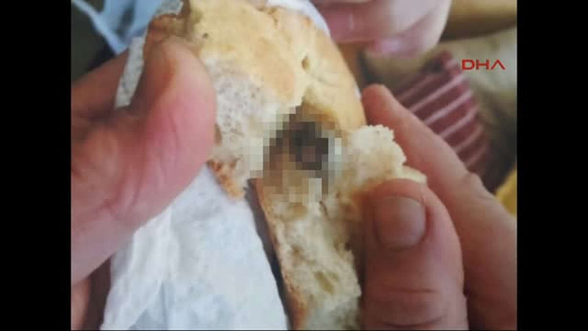 Dev Marketler Zincirinden Satın Alınan Ekmeğin İçinden Fare Başı Çıktı