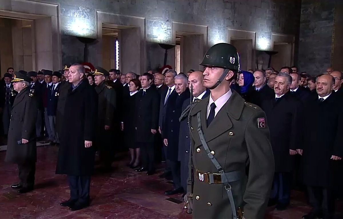 Devlet Erkanı Anıtkabir'de! Törene Gelen Askerler Tek Tek Arandı