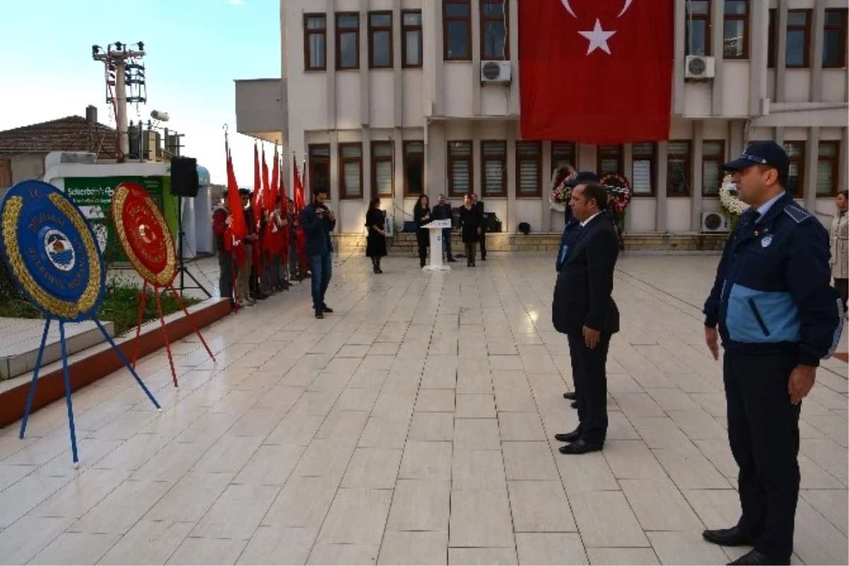 Dilovası\'nda Atatürk\'ü Anma Programı Düzenlendi