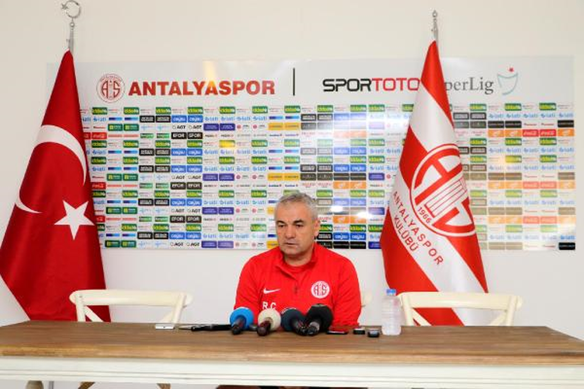 Eto\'o Trabzonspor Maçında Forma Giyemeyecek