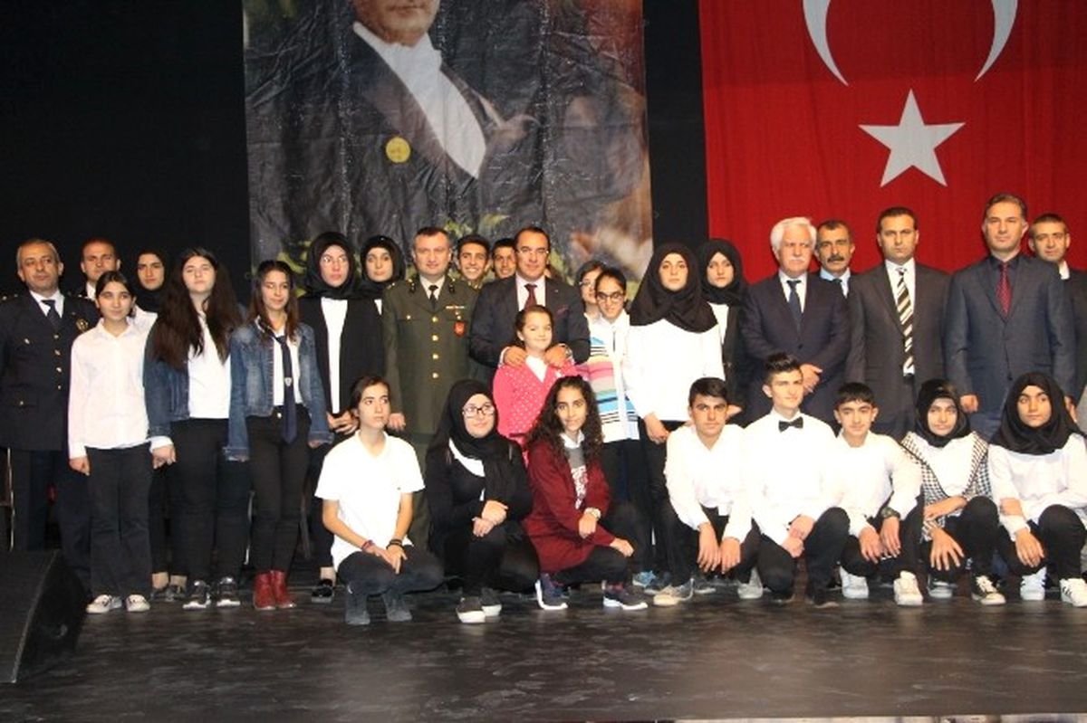 Kahta\'da 10 Kasım Atatürk\'ü Anma Programı Düzenlendi
