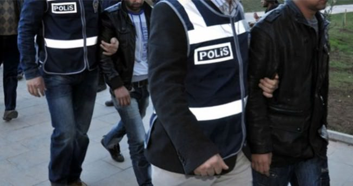 Kar Maskesi ve Silahlarla Yakalanan 2 Kişi Tutuklandı
