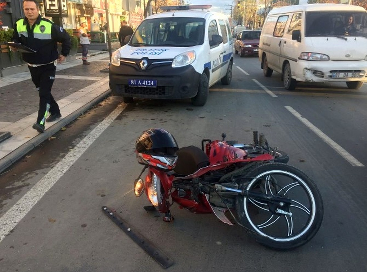 Motosiklette Bulunan 2 Kişi Metrelerce Havaya Fırladı