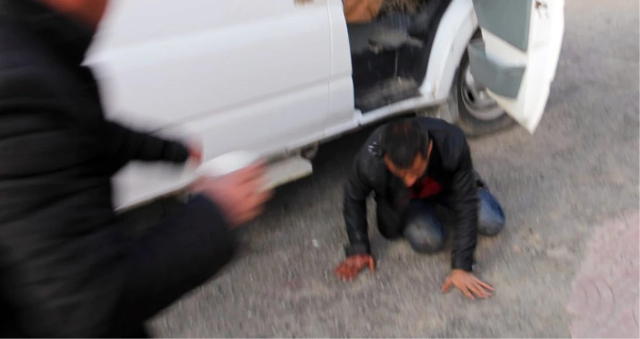 PKK Taradı, Şoför Yaralı Halde Minibüsü Hastaneye Sürdü