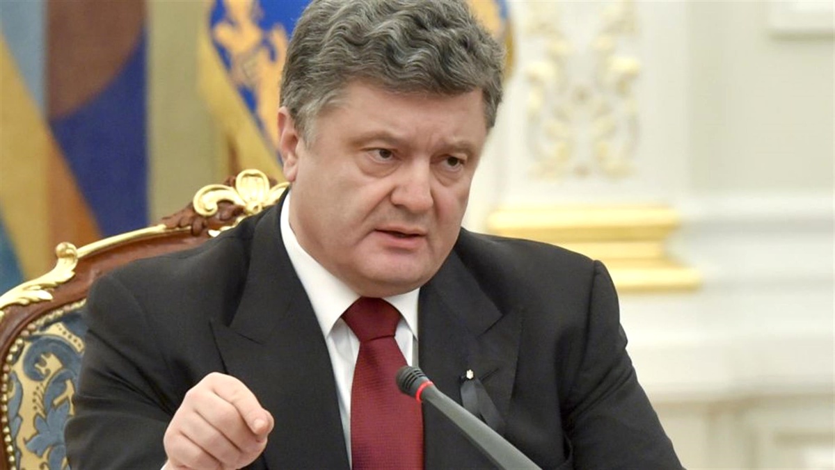 Poroşenko, Saakaşvili\'yi Bütün Görevlerinden Uzaklaştırdı