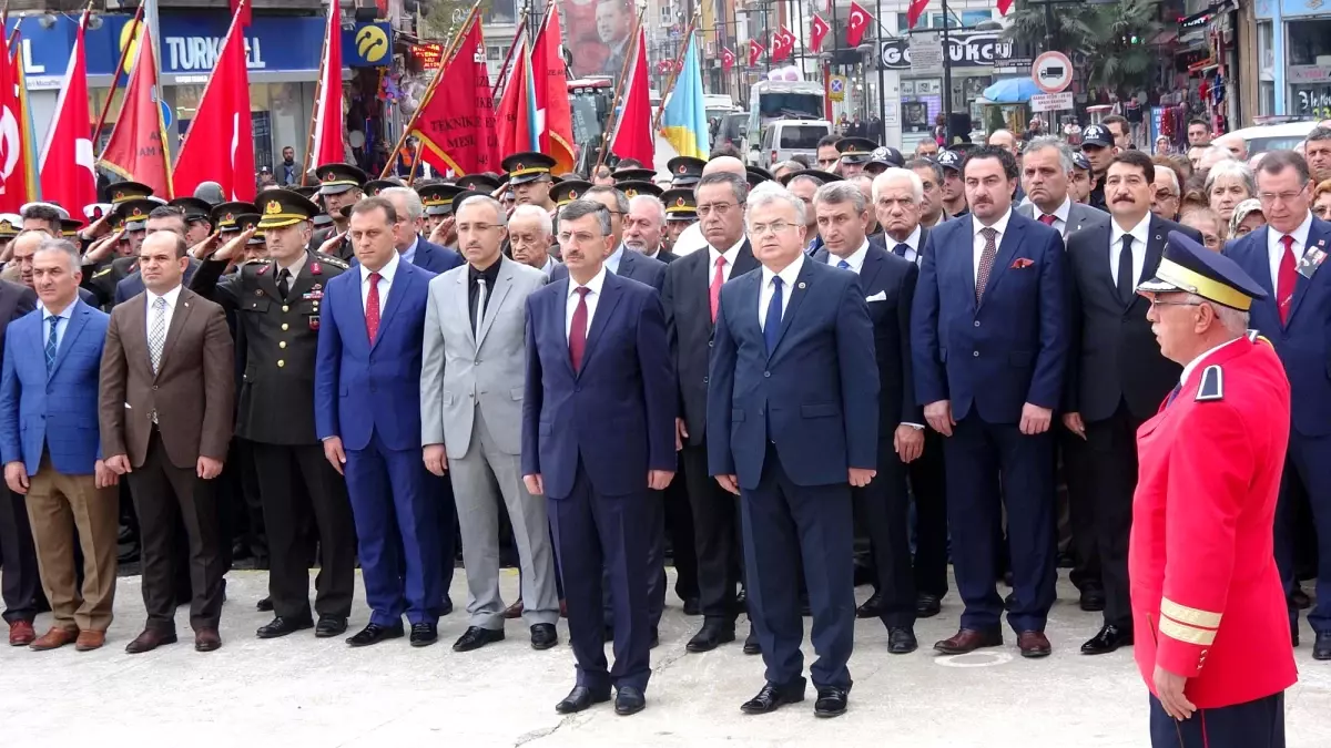 Rize\'deki Törende Atatürk Anıtı\'nın Kaldırılması Kararına Tepki