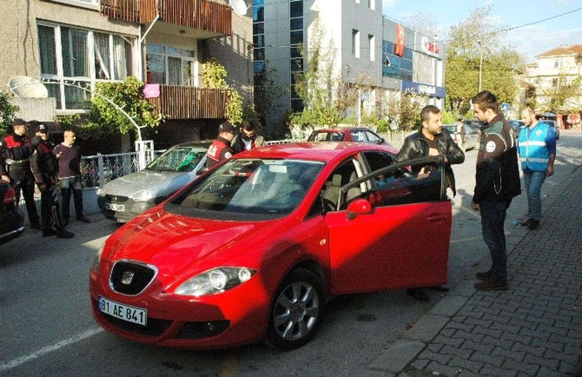 Sakarya\'da Okul Çevrelerinde Asayiş Uygulaması