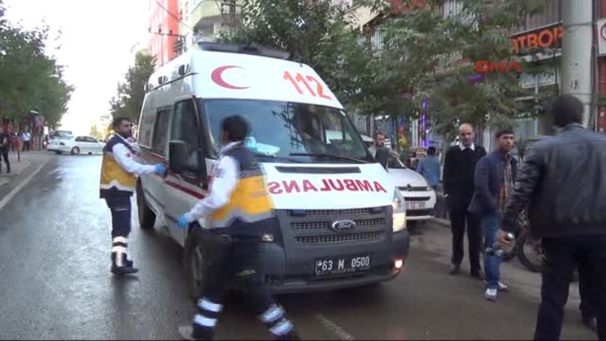 Siverek\'te Aileler Kavga Etti 2 Yaralı