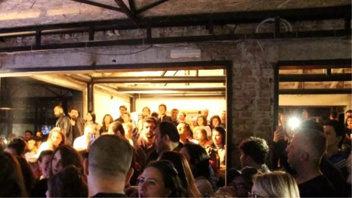 Yoğun Yağmura Rağmen \'Zakkum\' Dinlediler