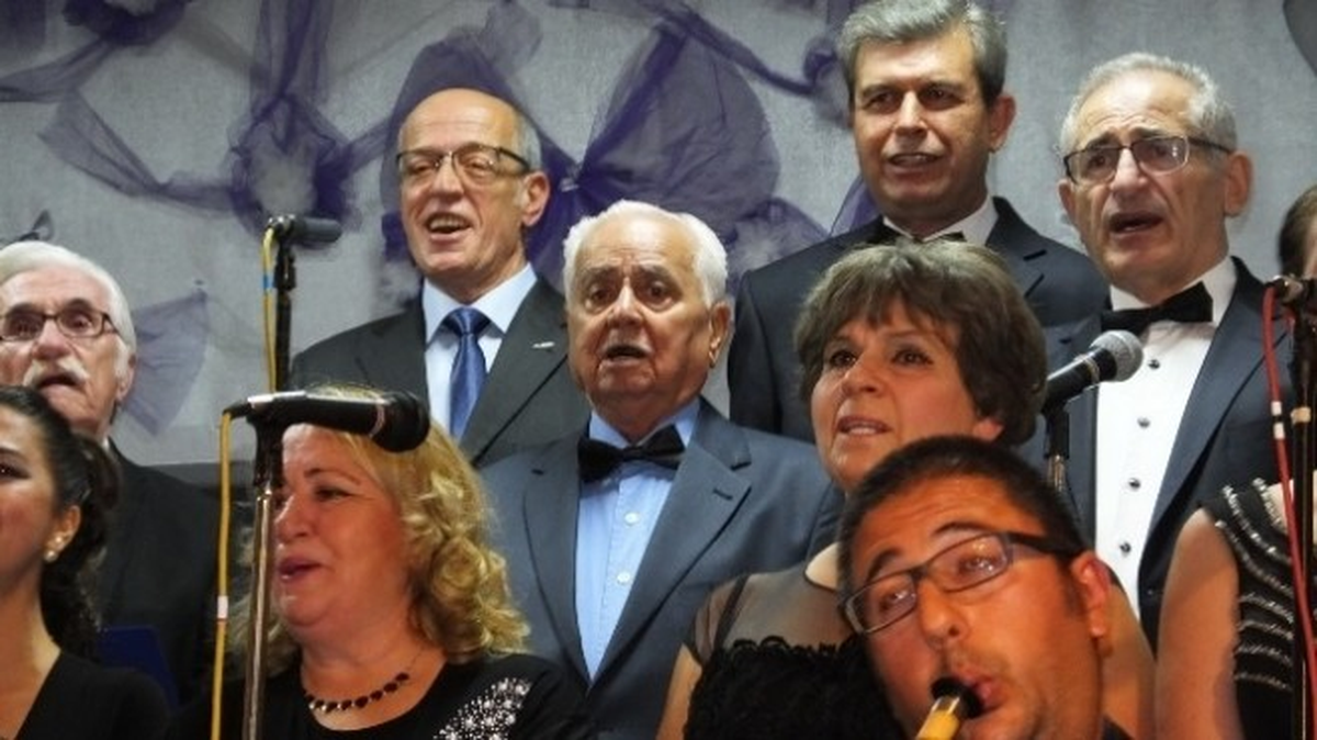 71 Yıldır Şarkı Söylüyor