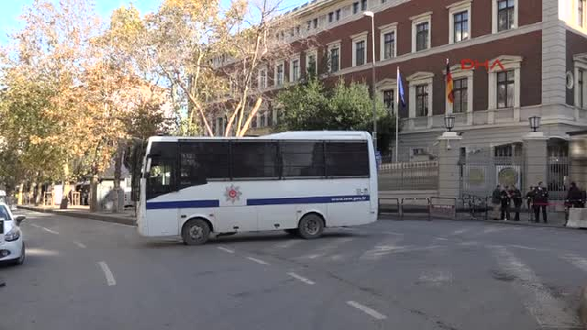 Alman Konsolosluğu Önündeki Eyleme Yoğun Polis Önlemi