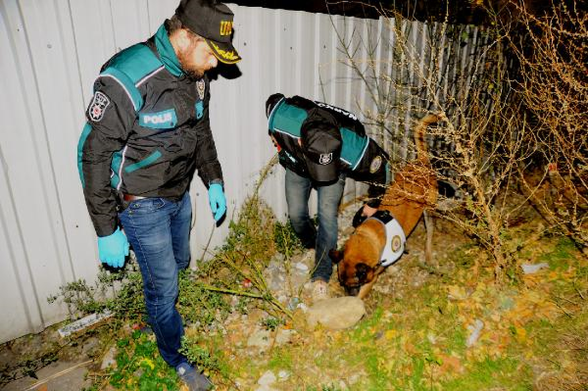 Bursa\'da 4 Mahallede Eş Zamanlı Huzur Operasyonu: 14 Gözaltı