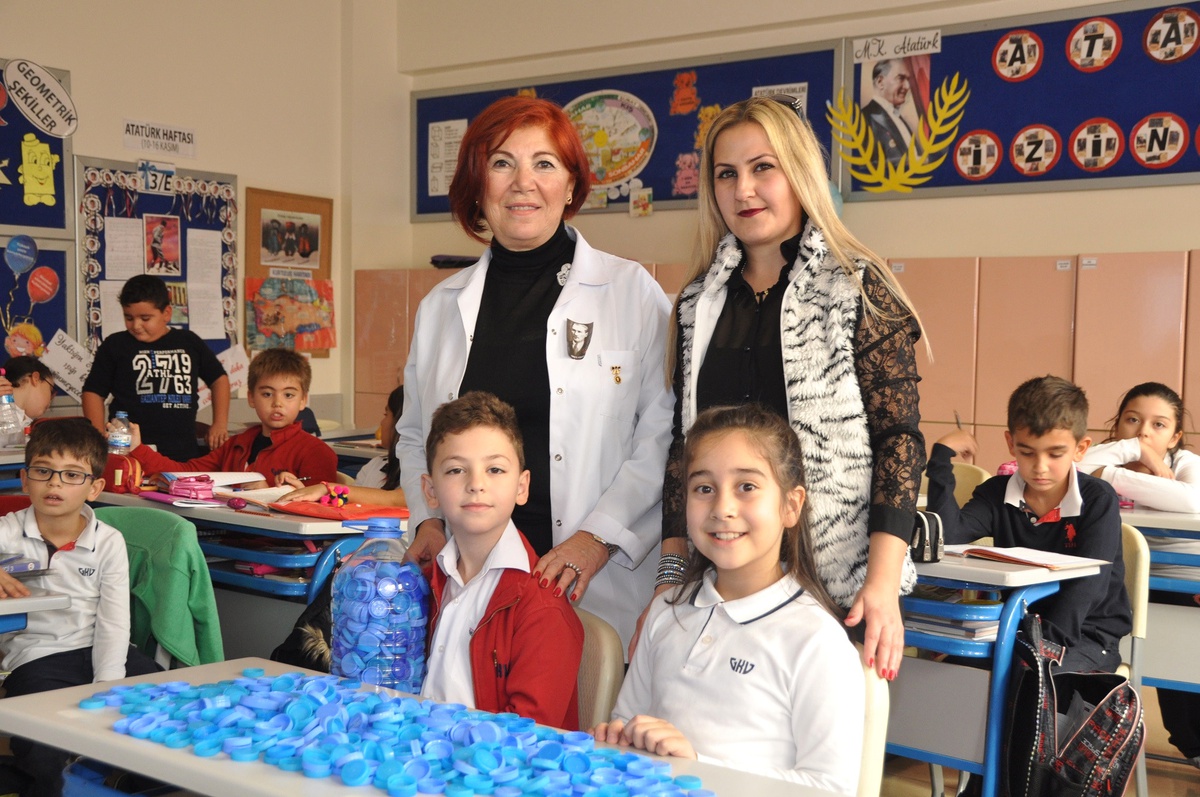 Çevre Dostu GKV\'li Minik Erdem Mavi Kapak Avcısı Oldu