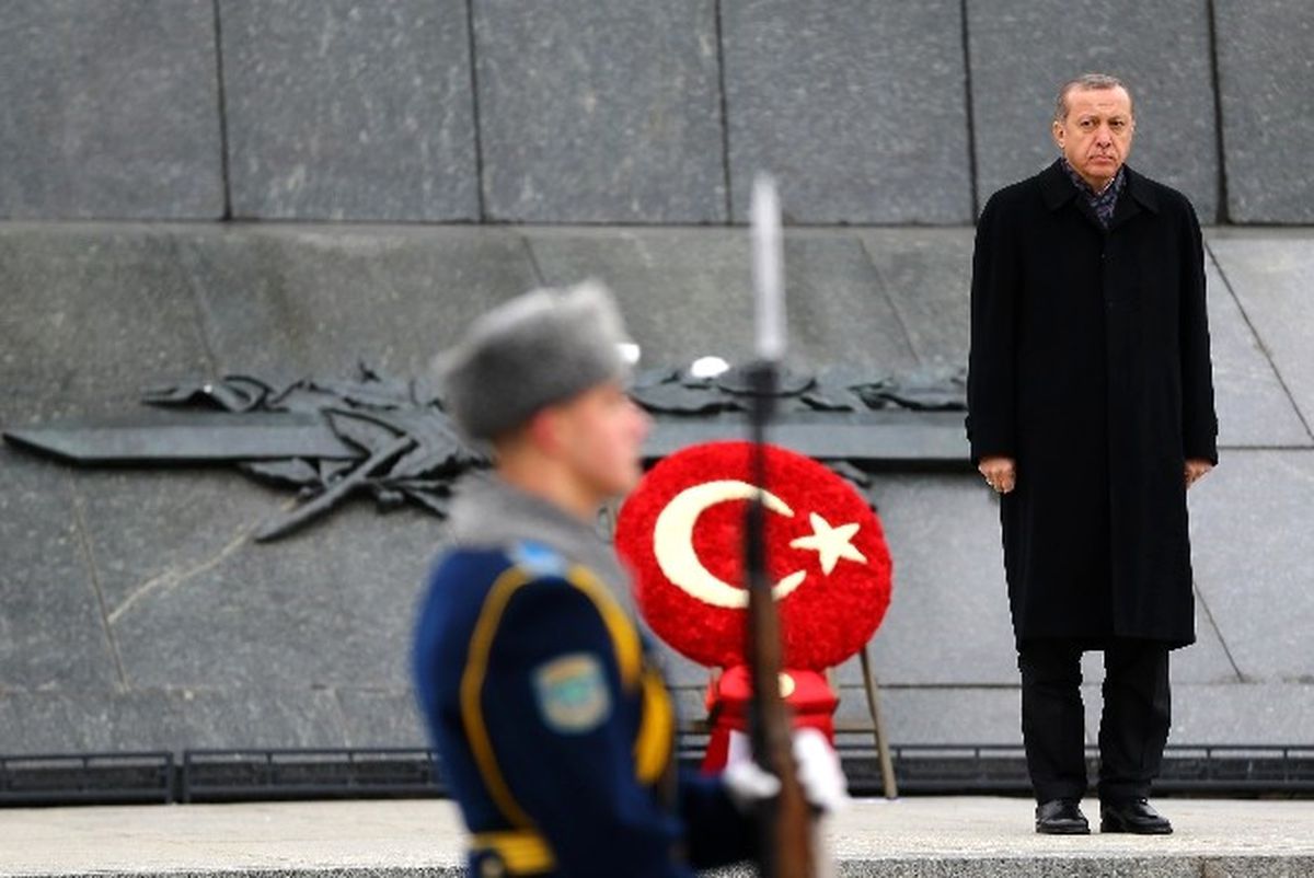 Cumhurbaşkanı Erdoğan, Belarus\'ta Zafer Anıtına Çelenk Bıraktı