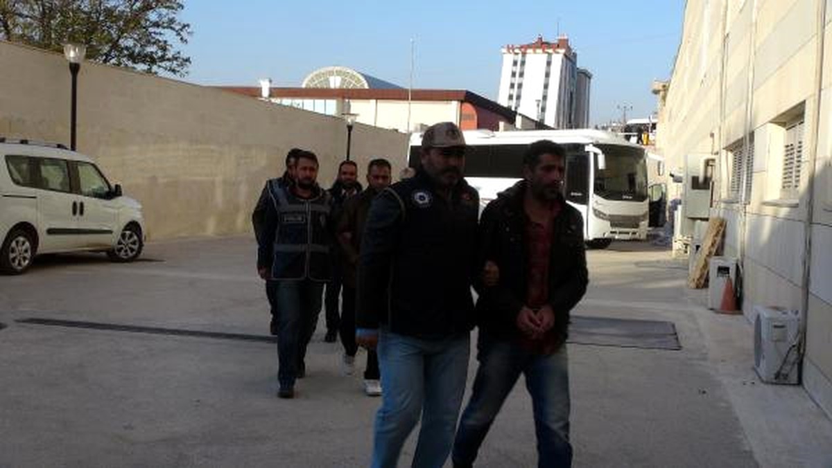 Elazığ\'da PKK\'dan Gözaltına Alınan 11 Kişi Adliye\'de (2)