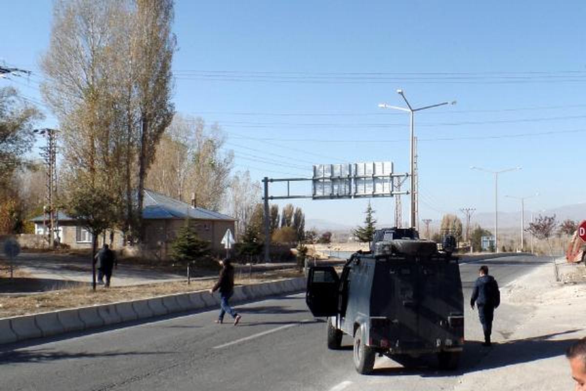 Erciş\'te PKK\'nın Tuzakladığı Bomba İmha Edildi