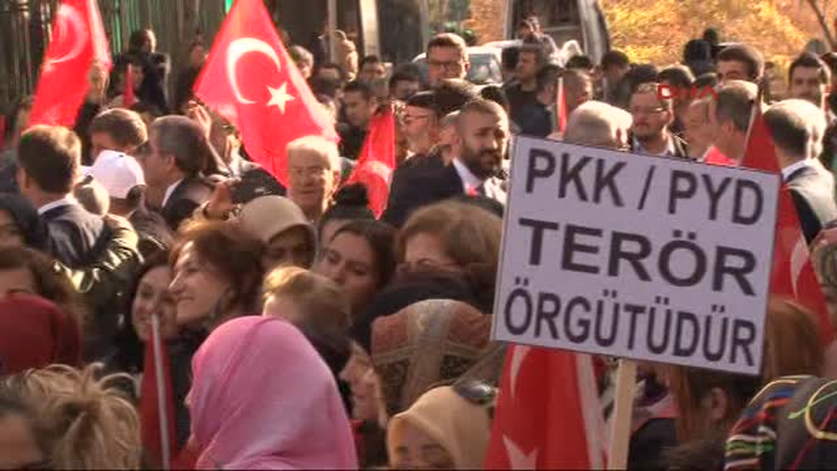 Fransa Büyükelçiliği Önünde Yumurtalı Protesto