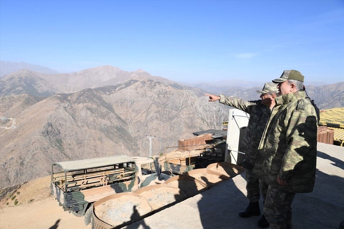 Genelkurmay Başkanı Orgeneral Akar Sınır Birliklerini Denetledi