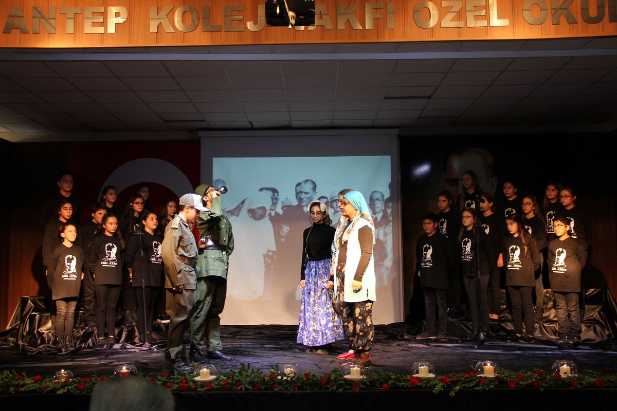 GKV\'liler İki Mustafa Kemal Vardır Oratoryosunu sahneledi