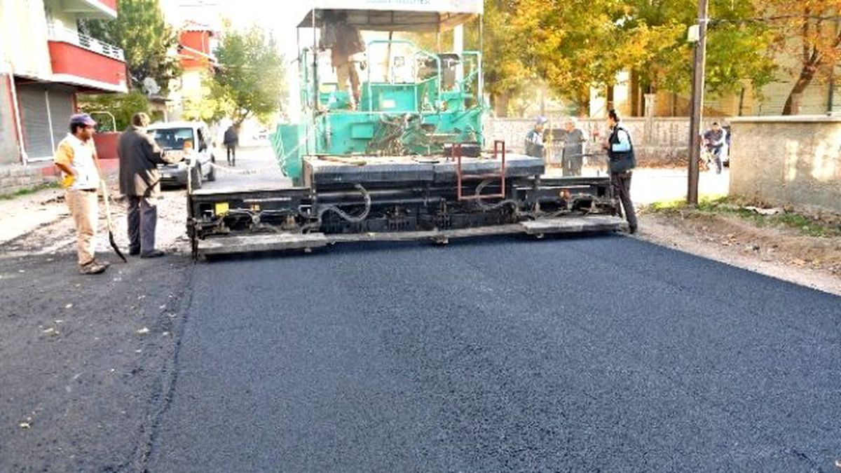 Gölbaşı İlçesinde Asfalt Çalışmaları Devam Ediyor