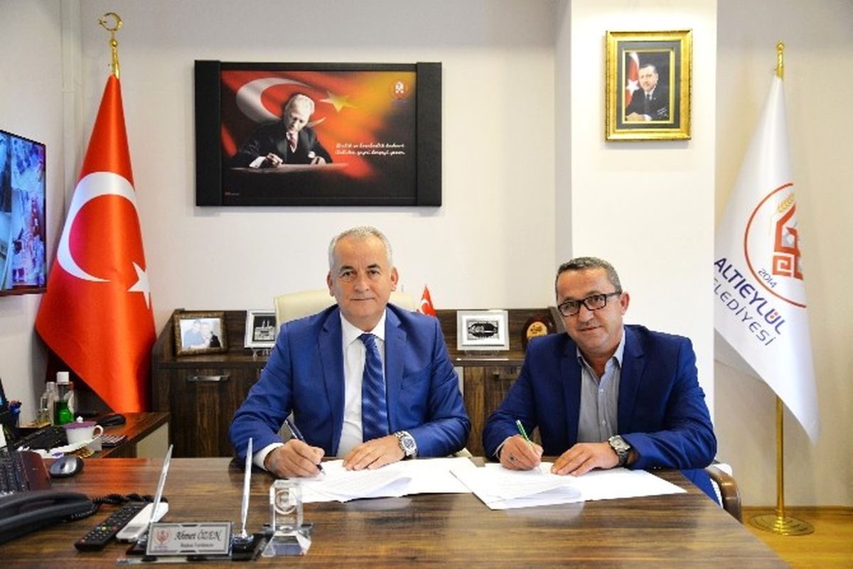 İhtiyaç Sahipleri Giysi Konteynırlarından Giyinecek