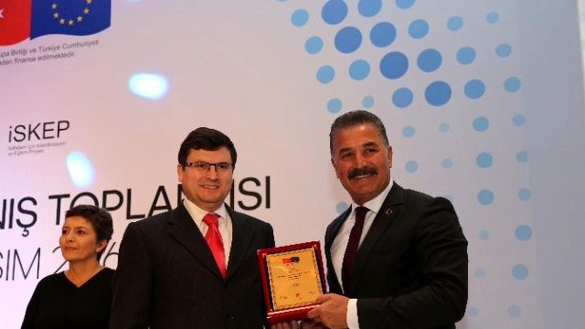 İskep Projesini Yürüten Başkan Tuna ve Ekibine Plaket