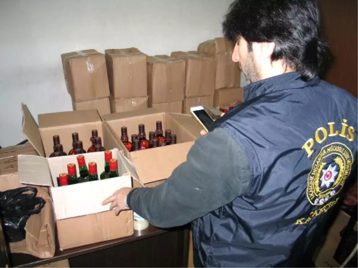 İzmir'de Sahte İçki ve Kaçak Sigara Operasyonu