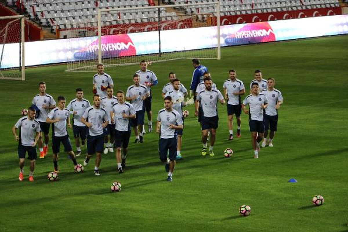 Kosova Milli Takımı, Türkiye Maçı Hazırlıklarını Tamamladı