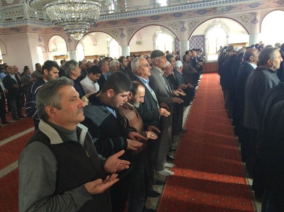 Kulu\'da Cemaatten Yağmur Duası