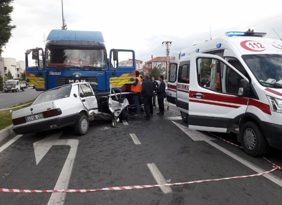 Kütahya\'da Zincirleme Trafik Kazası: 6 Yaralı