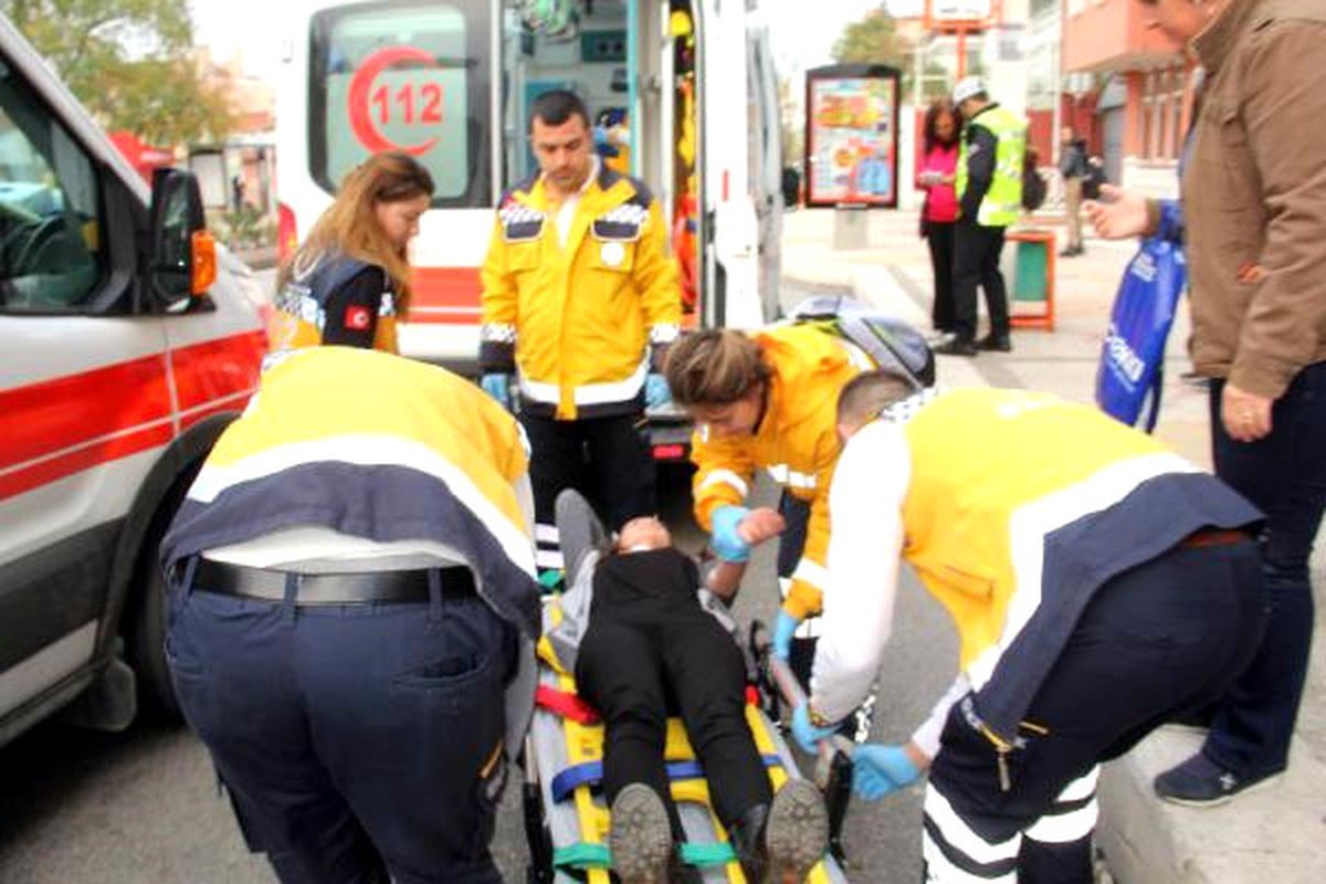 Öğrenci Servisi, 3 Öğrenciye Çarpıp Kaçtı