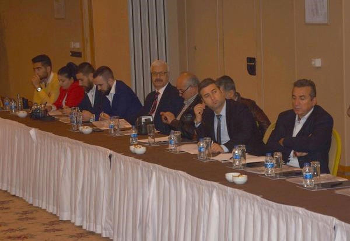 Sığınmacı Sorunu İzmir\'de Toplantıda Ele Alındı