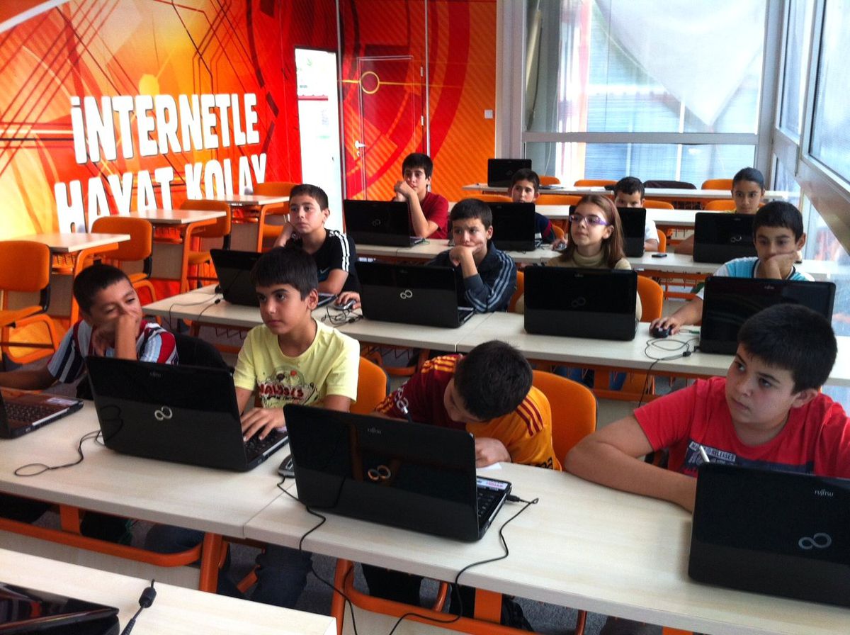 Siirt\'te "İnternetle Hayat Kolay" Projesi