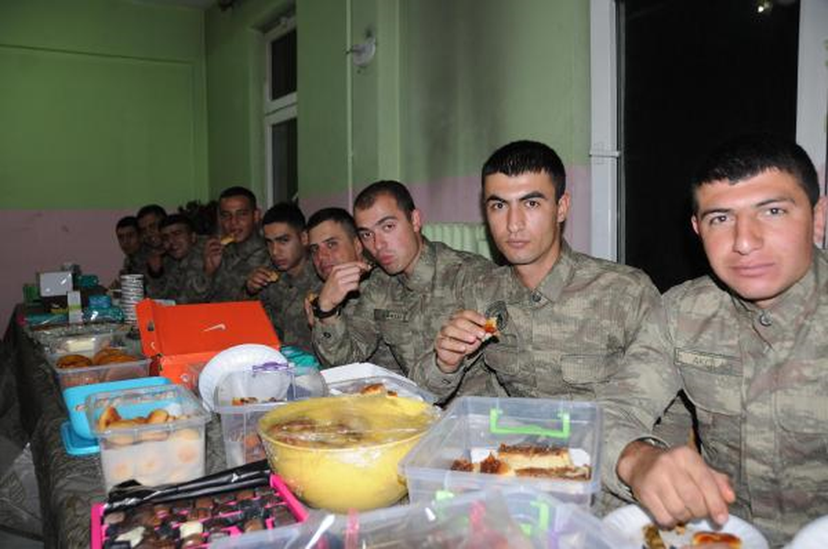 Sınırdaki Mehmetçiği Duygulandıran Kargo