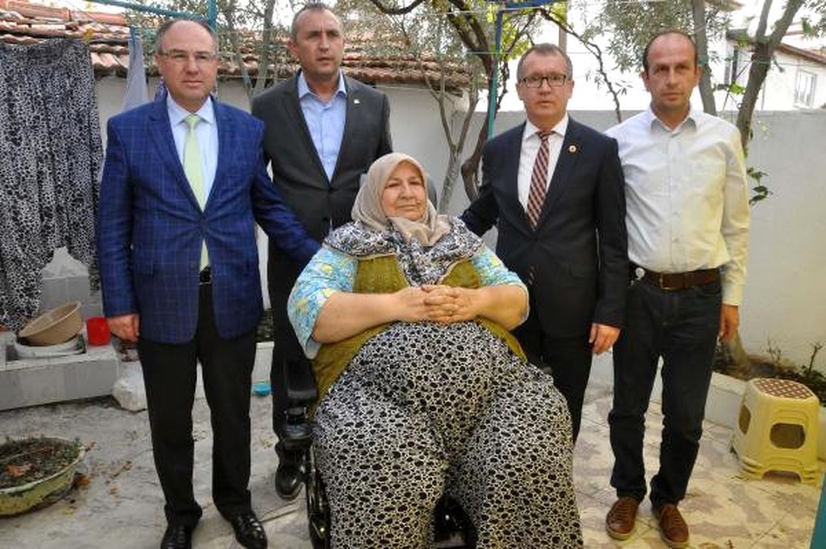 Somalı Kadının Akülü Sandalye Hayali Gerçek Oldu