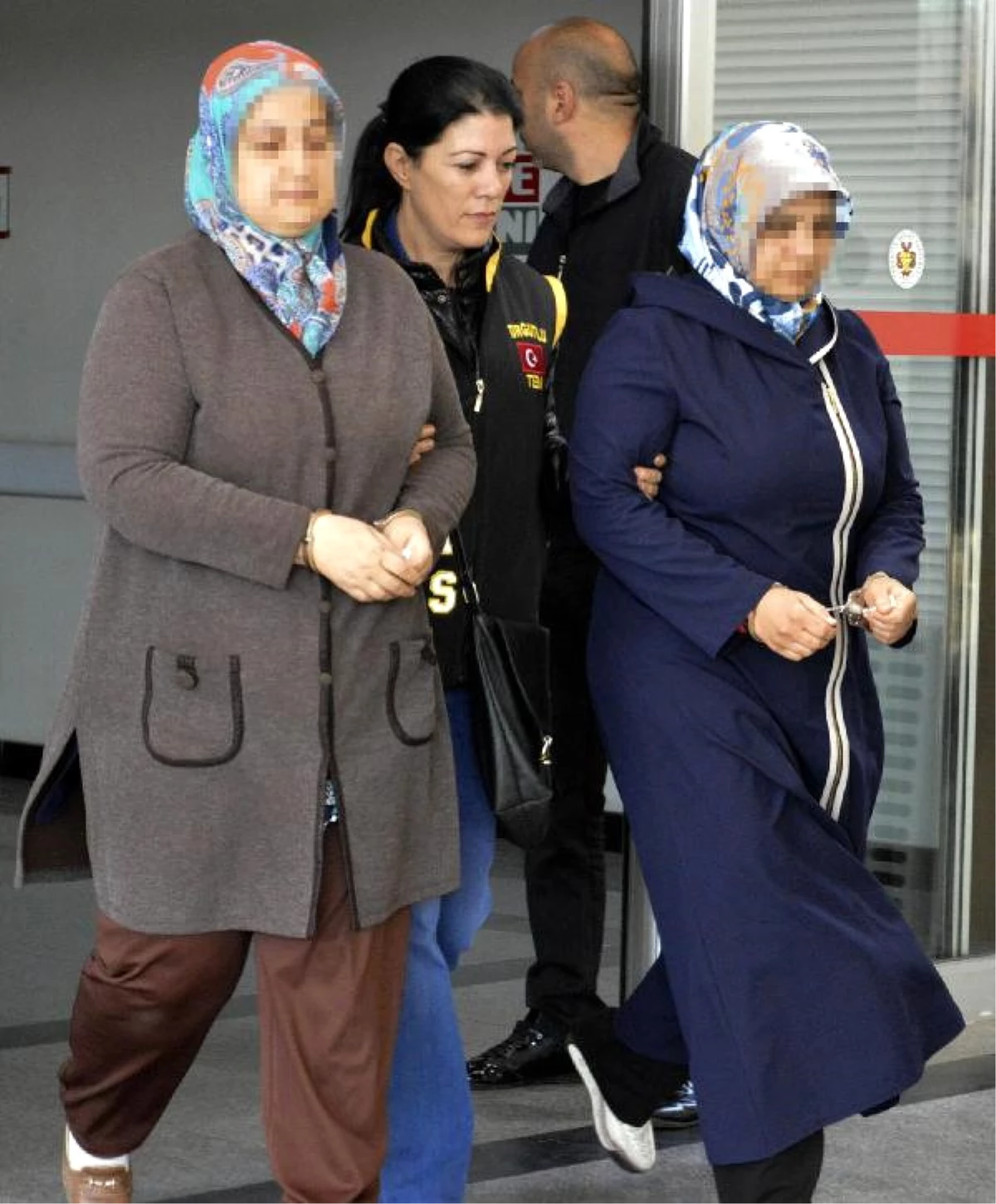 Turgutlu ve Selendi\'de Fetö\'den 9 Gözaltı