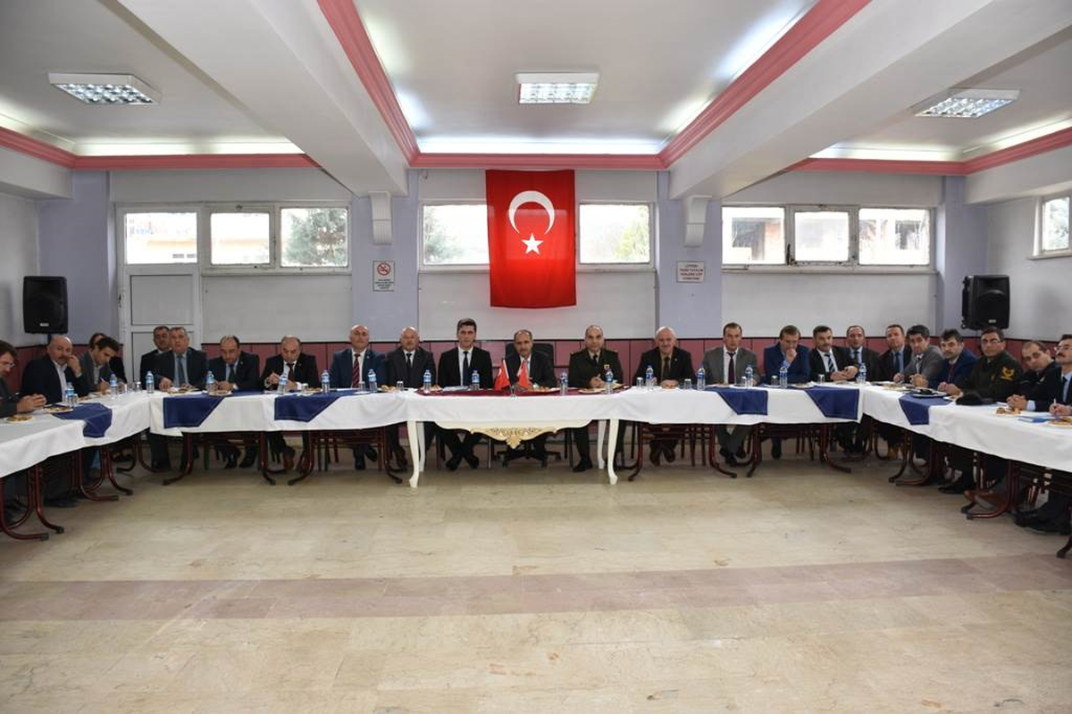 Vali Aktaş, Muhtarlarla Görüştü