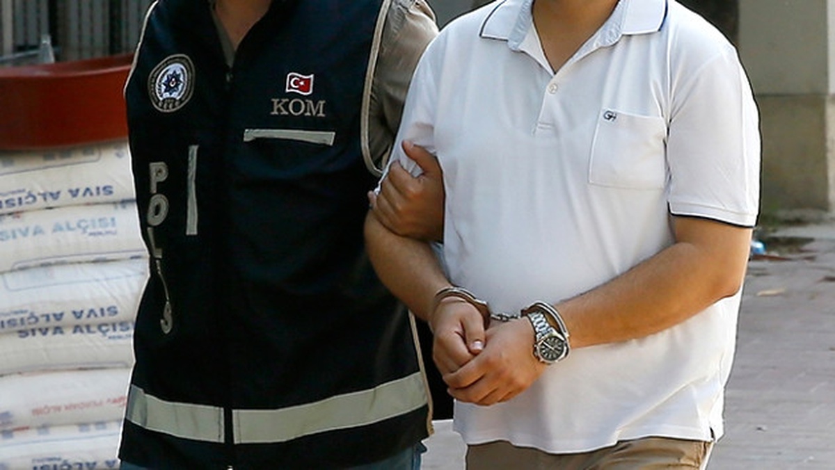 Van Merkezli 3 İlde Feto Operasyonu: 14 Polis Gözaltında