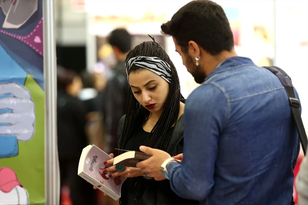 35. Uluslararası İstanbul Kitap Fuarı" ve "Artist 2016" Açıldı