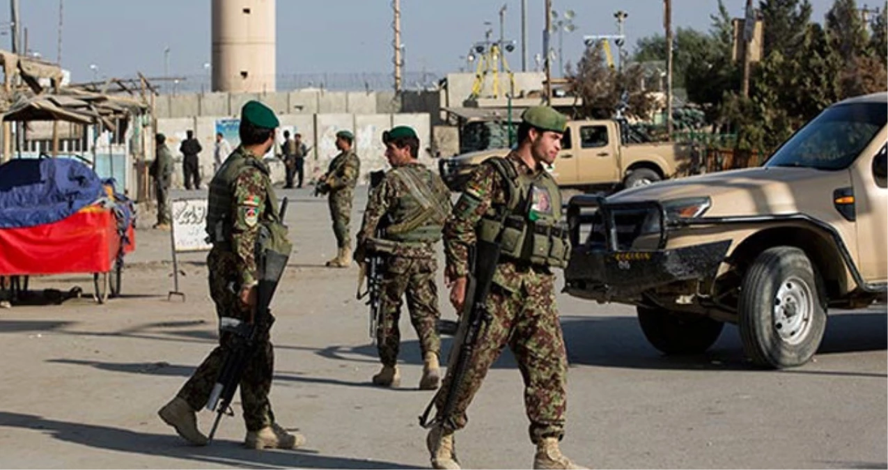 Afganistan\'da ABD Üssüne Saldırı: 2\'si Asker 4 ABD\'li Öldü