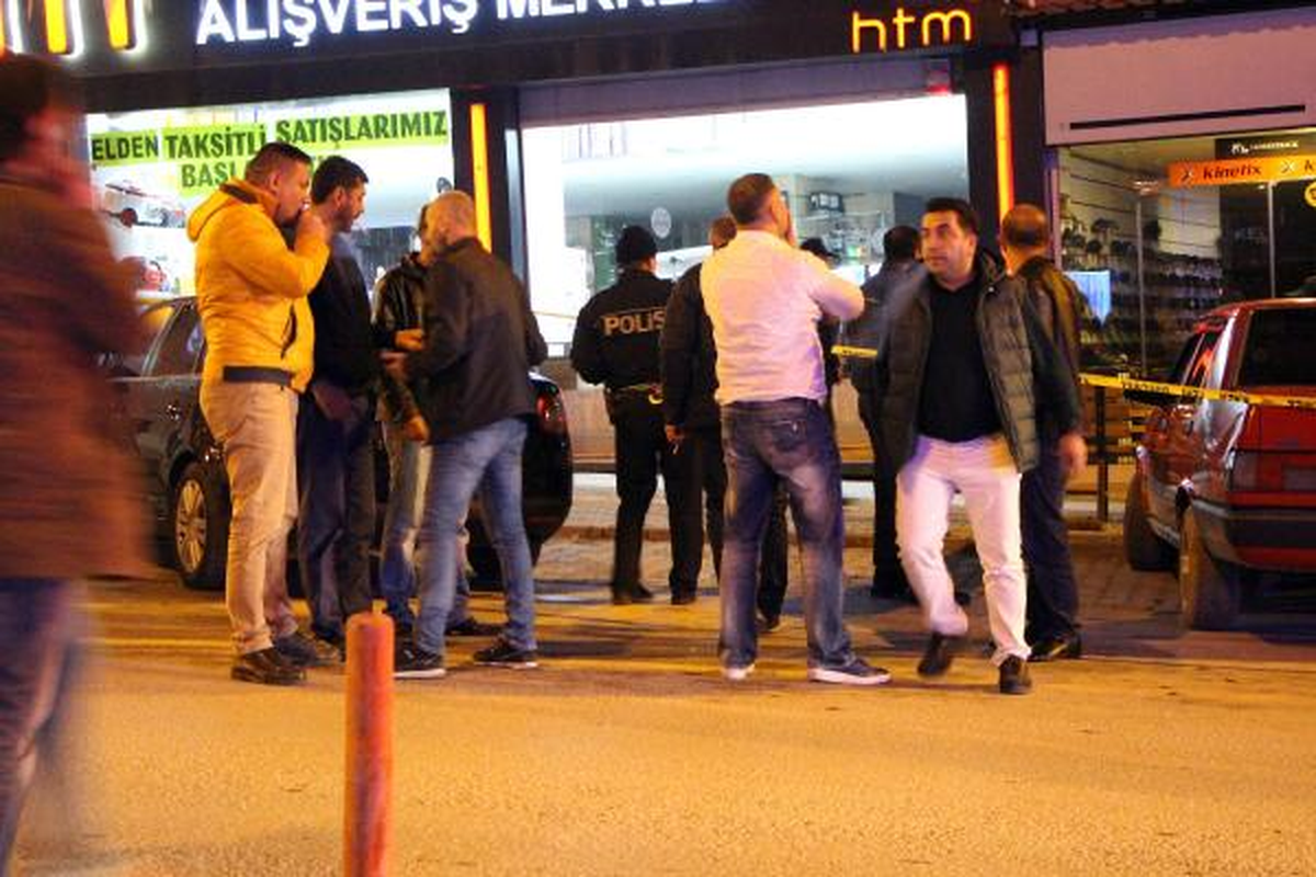 Alkollü Kooperatif Başkanının Tüfeğinden Çıkan Saçmalar AK Parti Binasına İsabet Etti