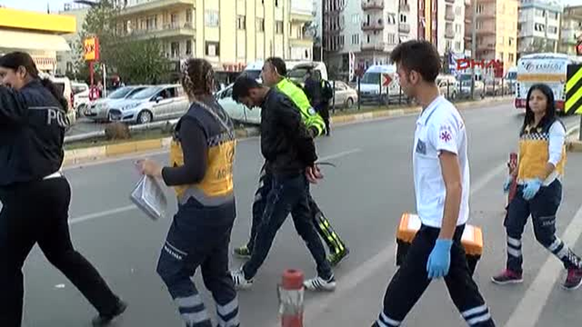 Antalya Ehliyetsiz Sürücü Trafiği Savaş Alanına Çevirdi