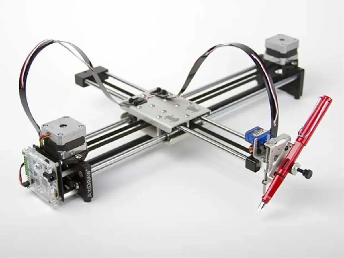 Axidraw Kişisel Yazı ve Çizim Robotu