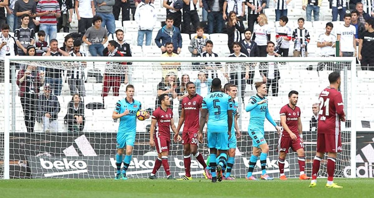 Beşiktaş Hazırlık Maçında AZ Alkmaar'a 4-1 Yenildi