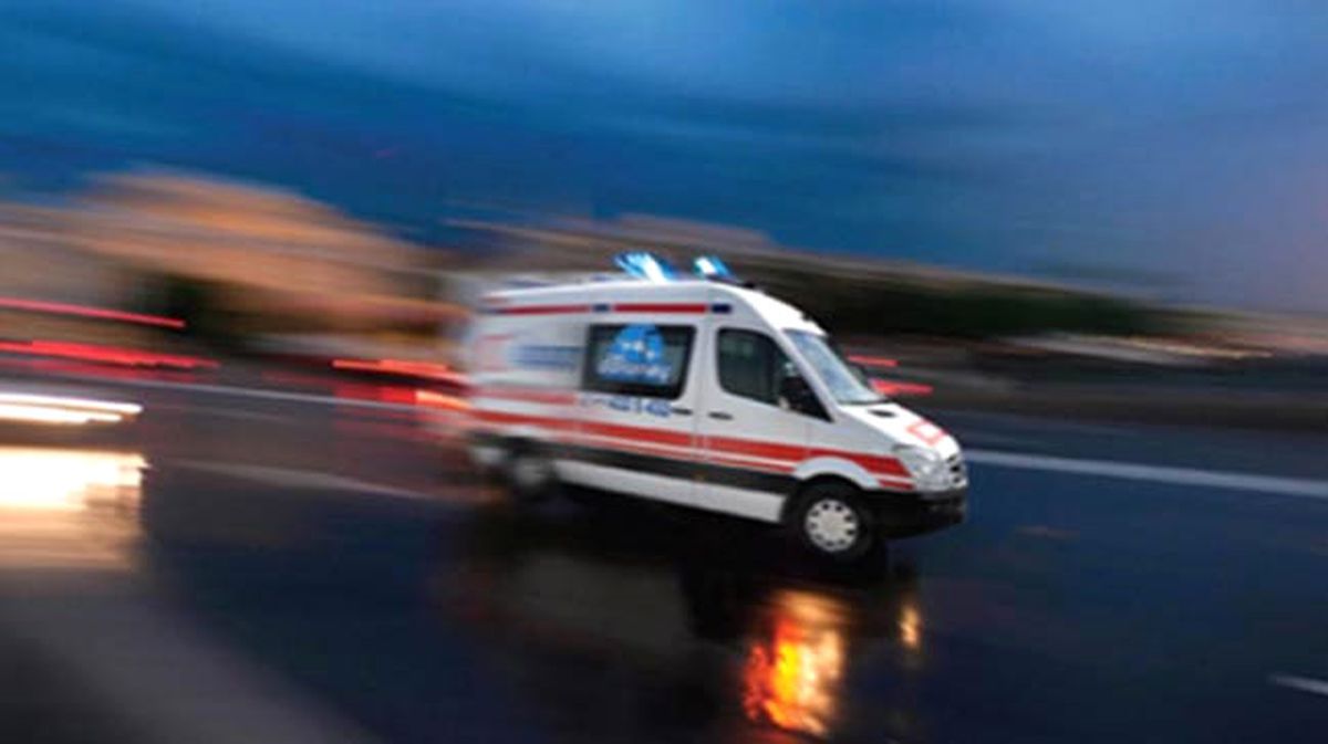 Bingöl\'de Hafif Ticari Araç Devrildi: 3 Ölü, 2 Yaralı