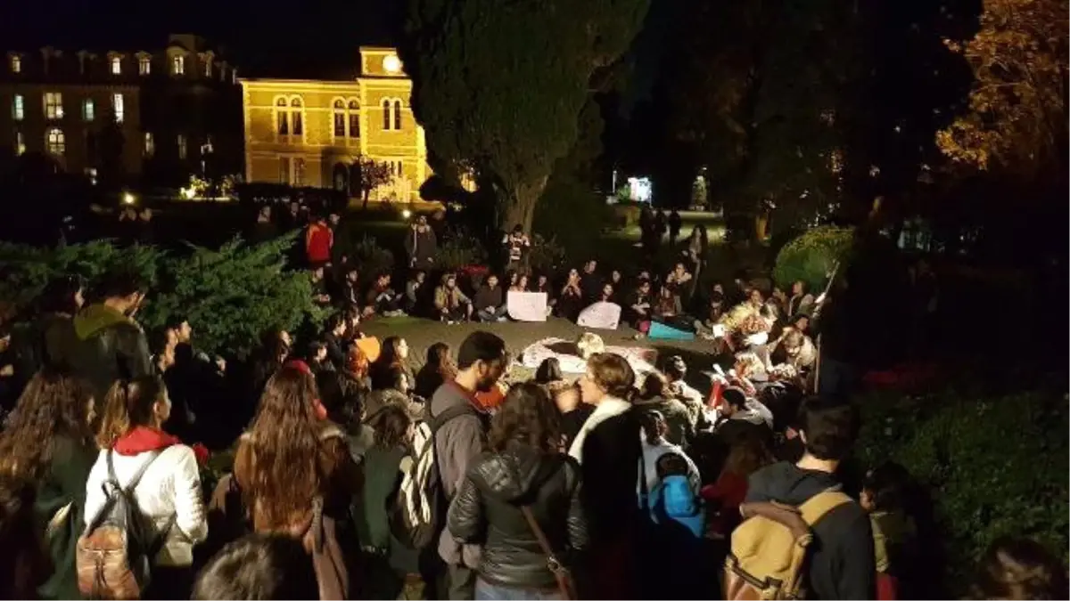 Boğaziçili Öğrencilerden Rektör Protestosu