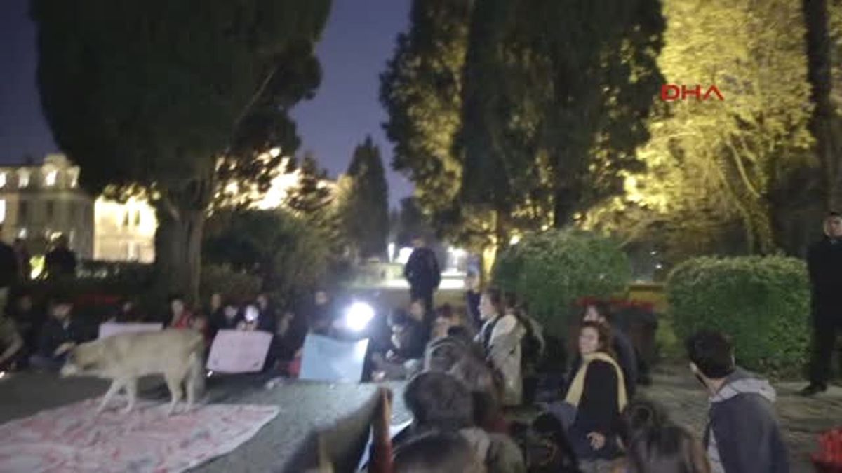 Boğaziçili Öğrencilerden Rektör Protestosu