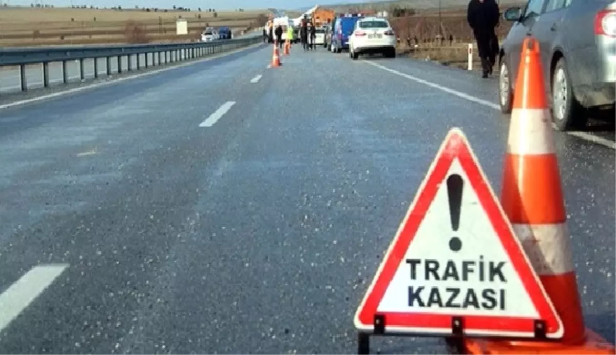 Düzce\'de Trafik Kazası: 1 Ölü, 2 Yaralı